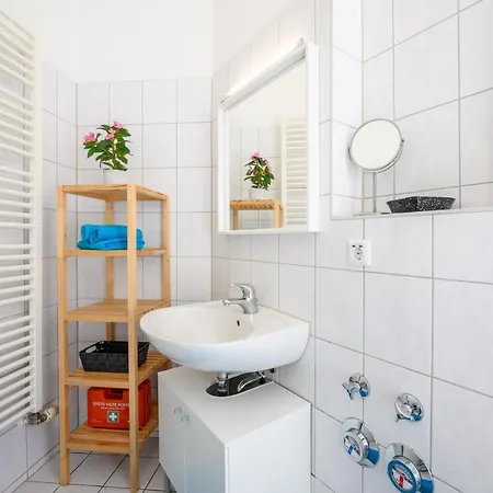 Helle Wohnung Mit Balkon In Gruenen Innenhof - W-Lan, 4 Schlafplaetze Magdeburg Zewnętrze zdjęcie