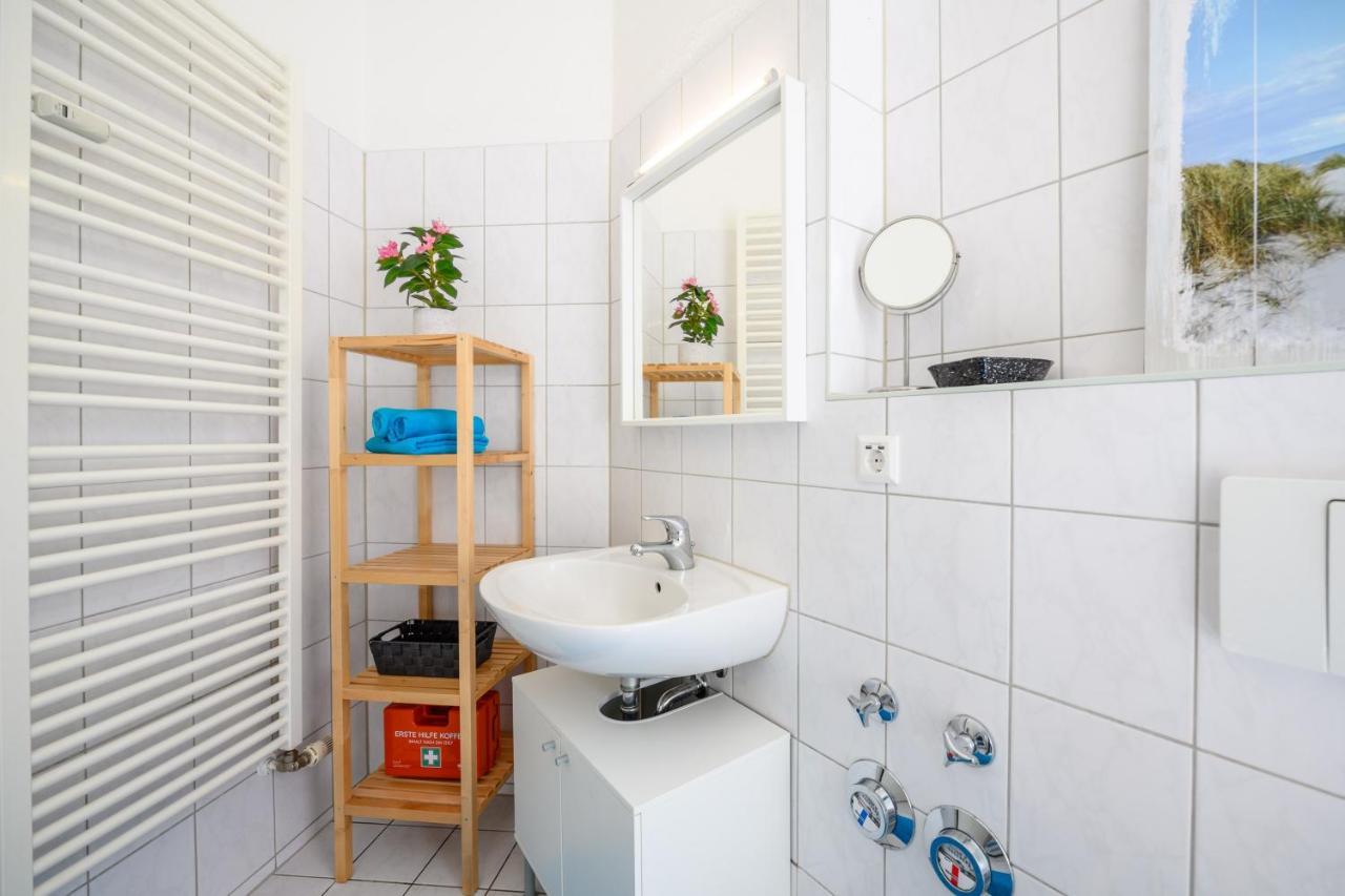 Apartment Helle Mit Balkon In Gruenen Innenhof - W-lan, 4 Schlafplaetze Magdeburg