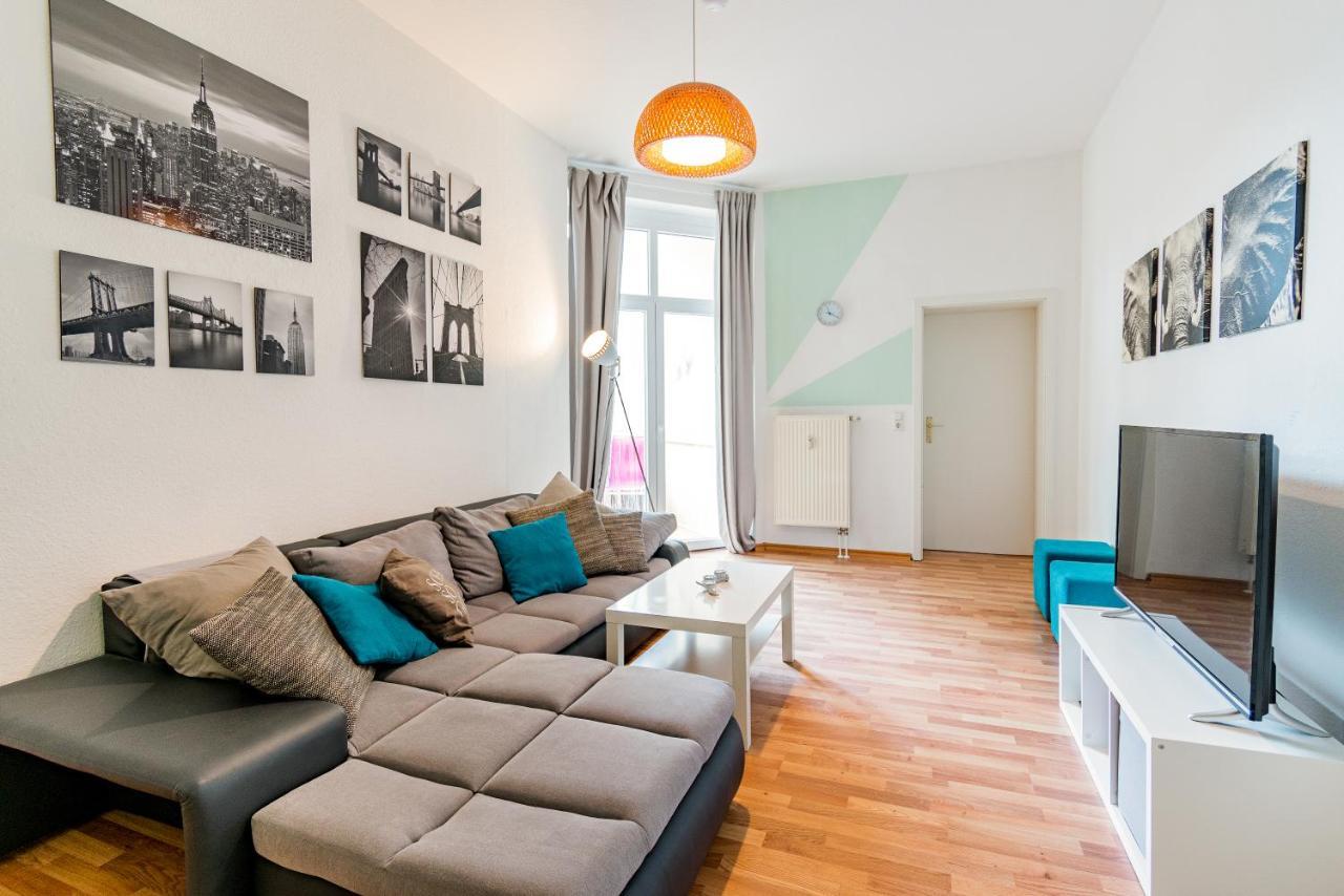 Helle Mit Balkon In Gruenen Innenhof - W-lan, 4 Schlafplaetze Magdeburg