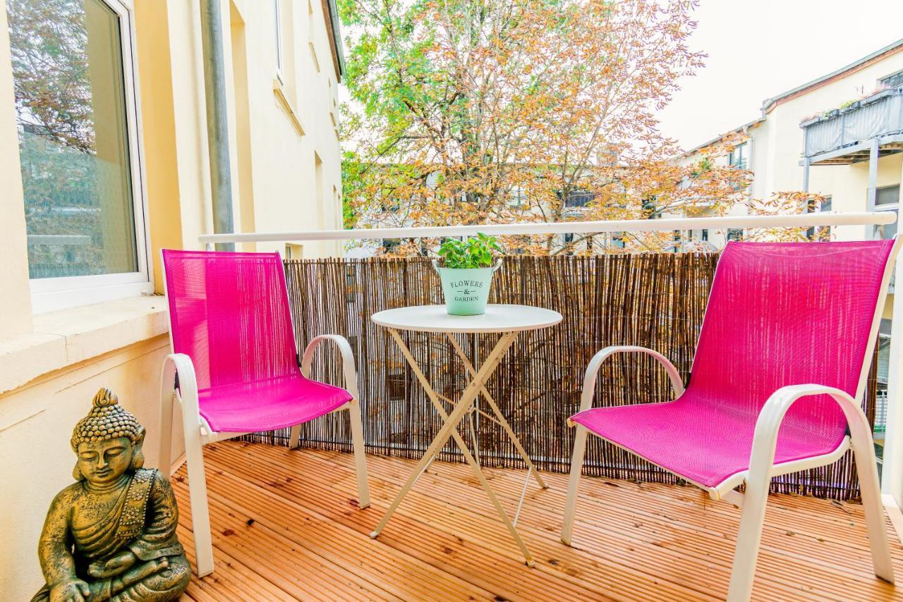 Helle Mit Balkon In Gruenen Innenhof - W-lan, 4 Schlafplaetze *