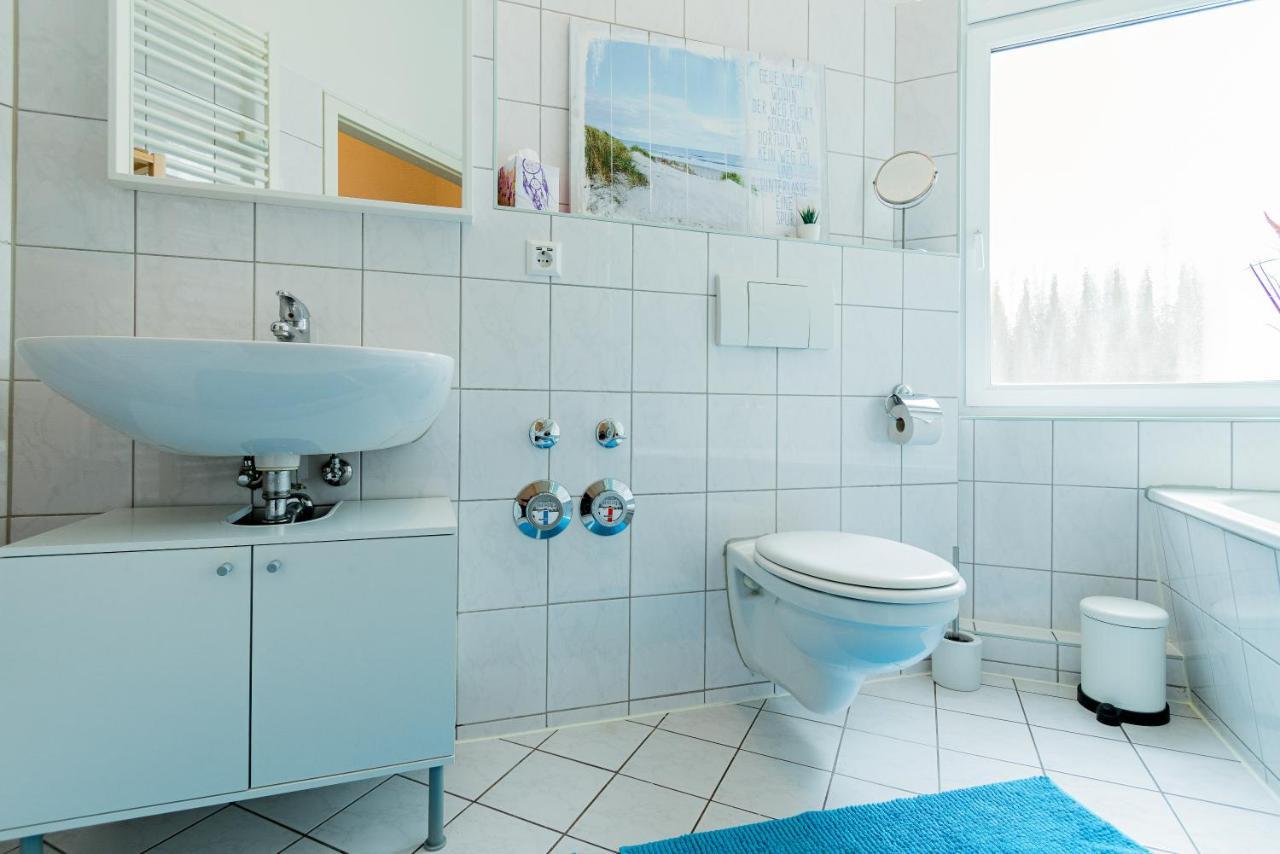 Apartment Helle Mit Balkon In Gruenen Innenhof - W-lan, 4 Schlafplaetze Magdeburg