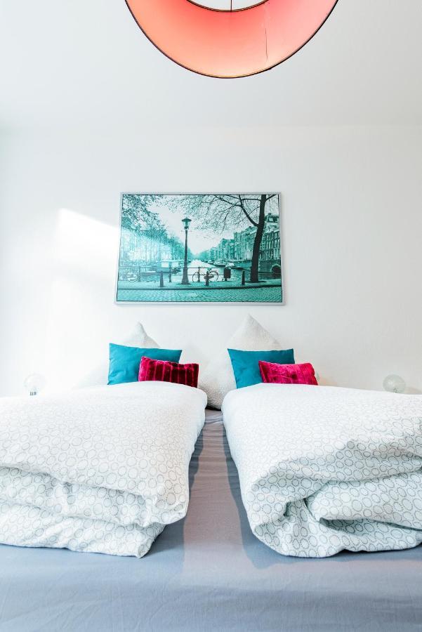 Apartment Helle Mit Balkon In Gruenen Innenhof - W-lan, 4 Schlafplaetze Magdeburg