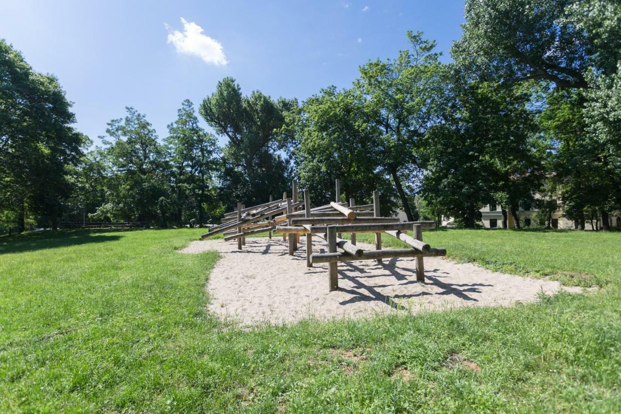 Helle Mit Balkon In Gruenen Innenhof - W-lan, 4 Schlafplaetze Apartment *